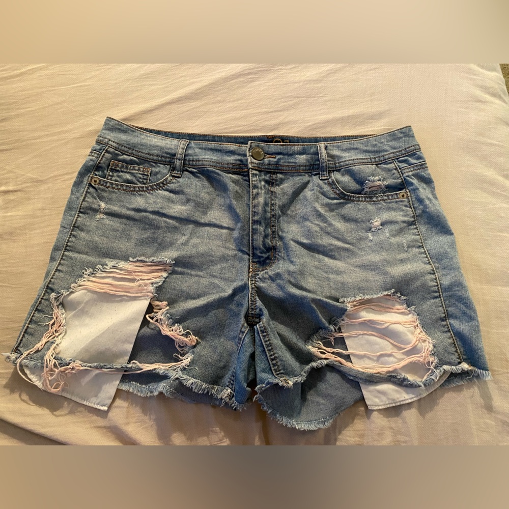 Rue 21 ripped shorts with pink accents